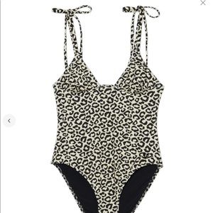 Swimsuit one piece revolve NWT🏷